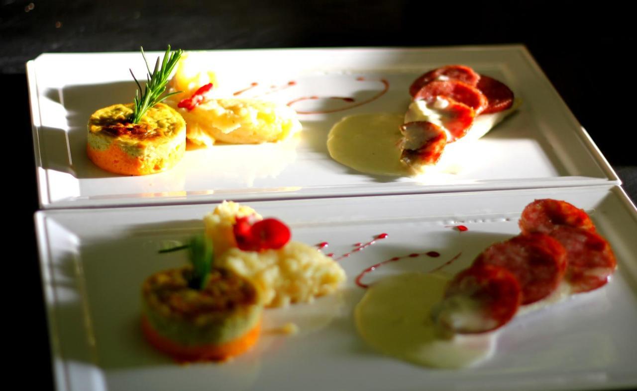 Logis Hotel Restaurant & Pizzeria Vuillot Cuiseaux Dış mekan fotoğraf