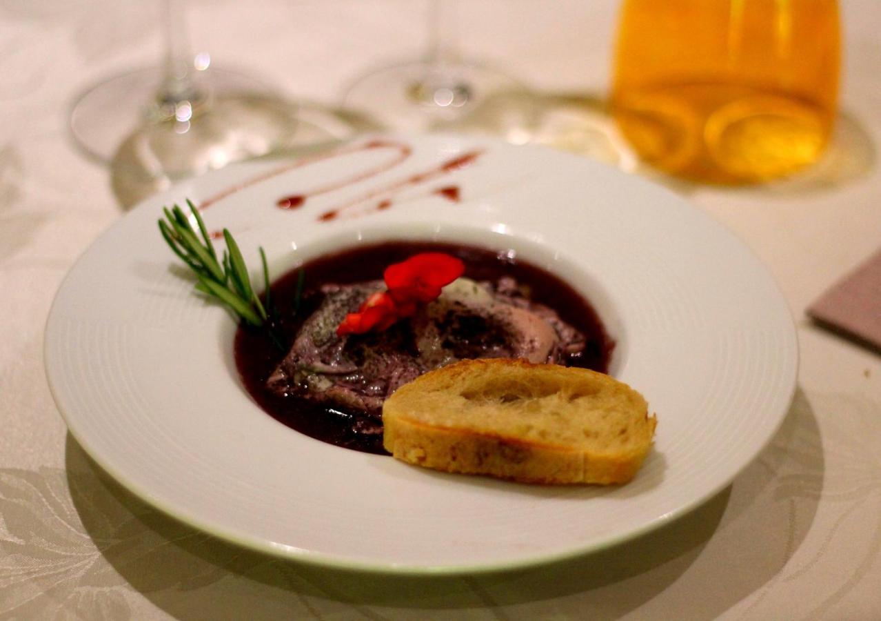 Logis Hotel Restaurant & Pizzeria Vuillot Cuiseaux Dış mekan fotoğraf