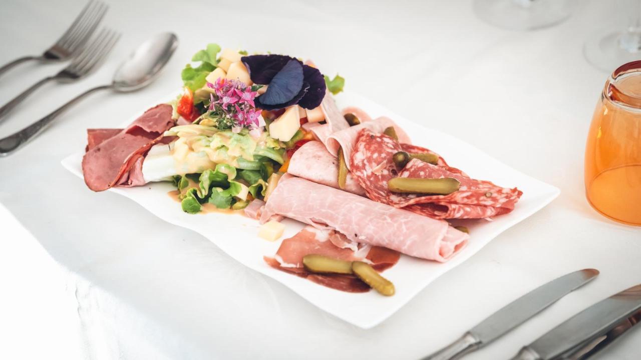 Logis Hotel Restaurant & Pizzeria Vuillot Cuiseaux Dış mekan fotoğraf