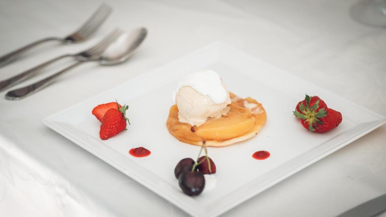 Logis Hotel Restaurant & Pizzeria Vuillot Cuiseaux Dış mekan fotoğraf