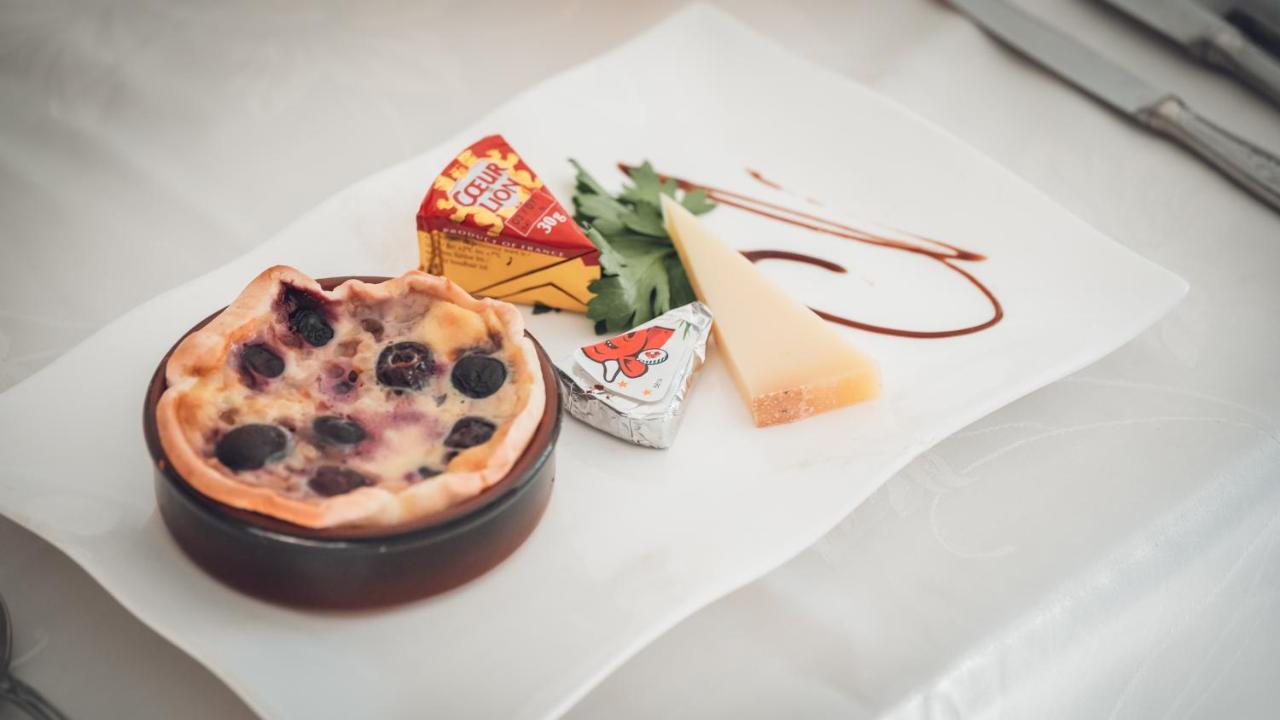 Logis Hotel Restaurant & Pizzeria Vuillot Cuiseaux Dış mekan fotoğraf