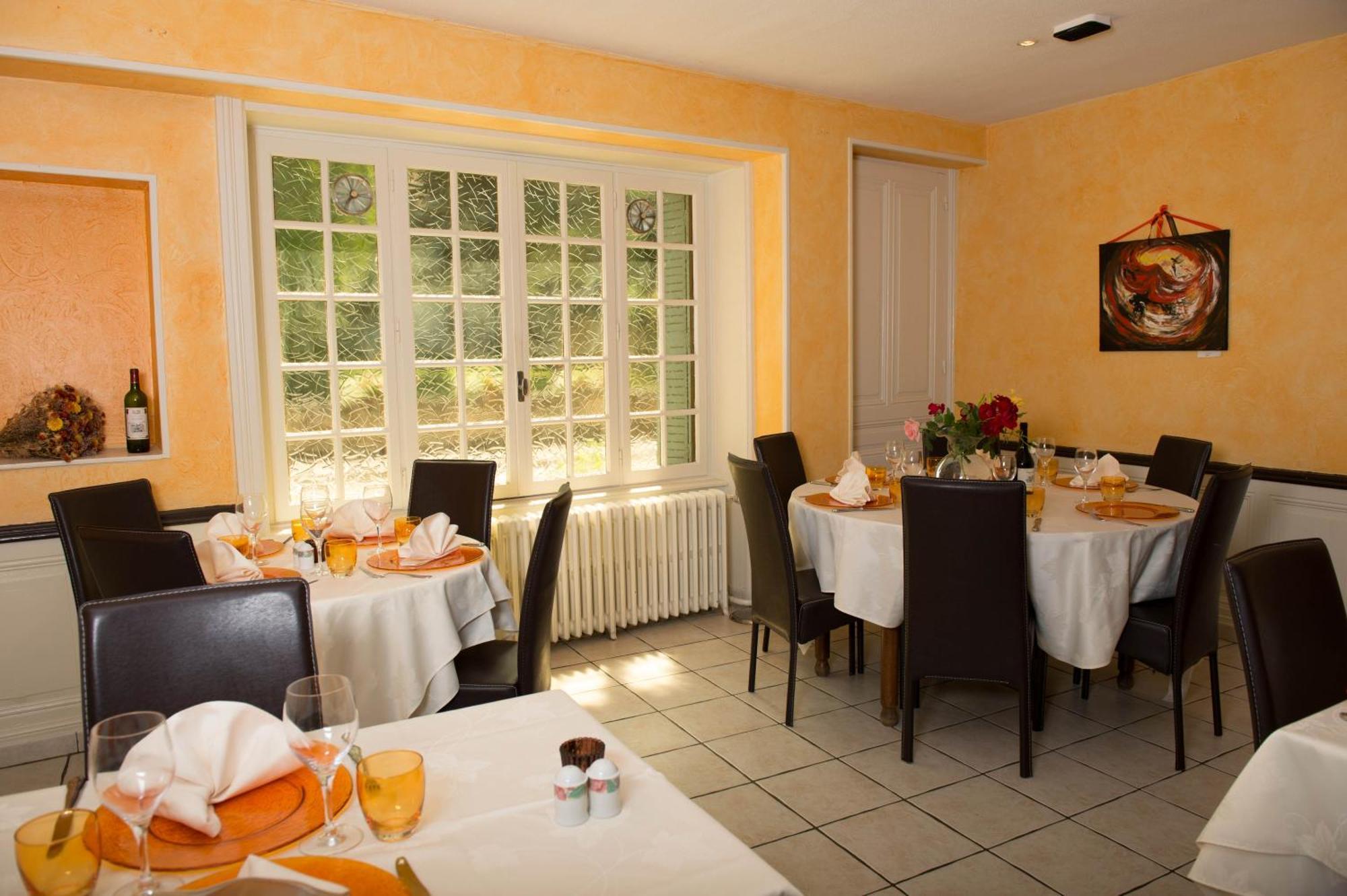 Logis Hotel Restaurant & Pizzeria Vuillot Cuiseaux Dış mekan fotoğraf