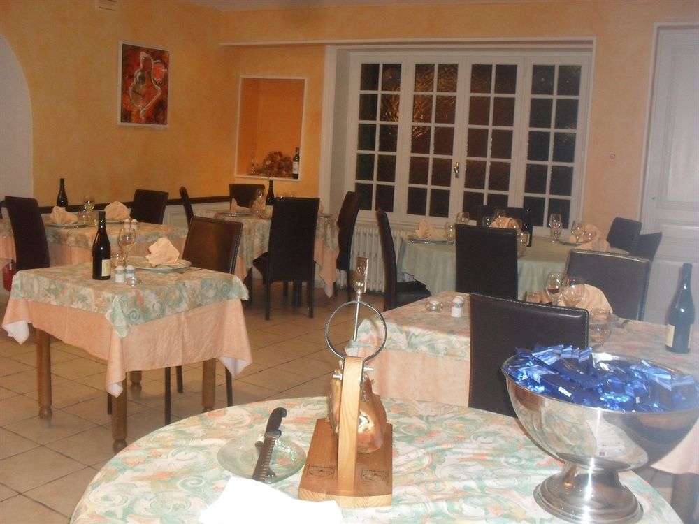 Logis Hotel Restaurant & Pizzeria Vuillot Cuiseaux Dış mekan fotoğraf